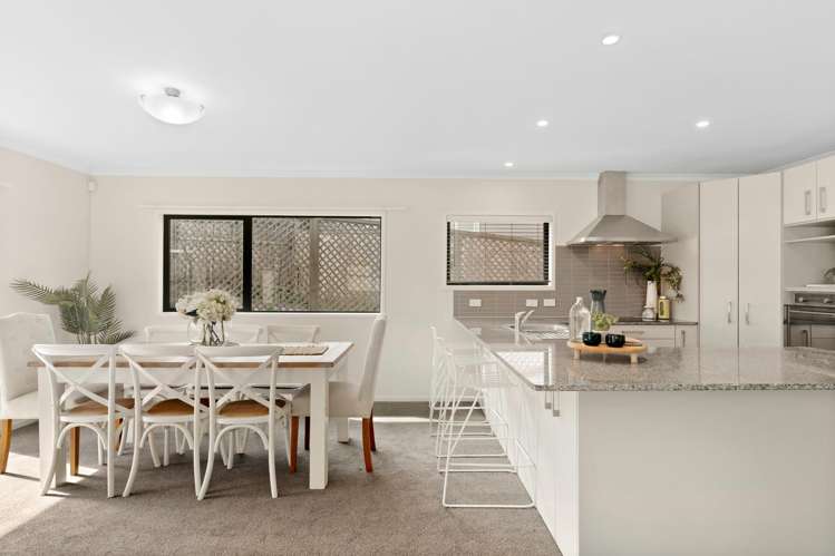 4 Marine Parade Mellons Bay_4