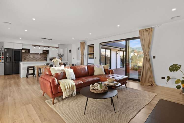 24 Irvines Track Halswell_9