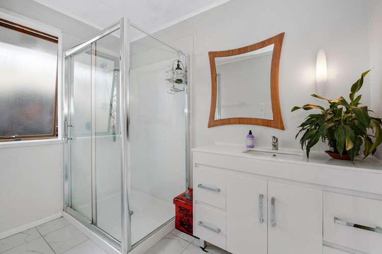 215 Parkhurst Road Parakai_14