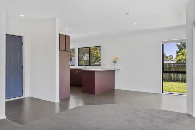 1/10 Frederick Street Two Mile Bay_3