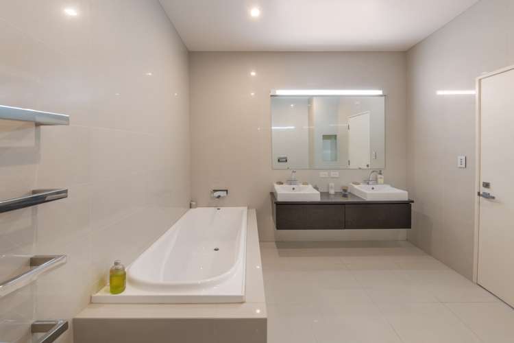 15 Sovereign Point Kaiwharawhara_9