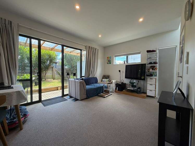 2/66 Neil Avenue Te Atatu Peninsula_3