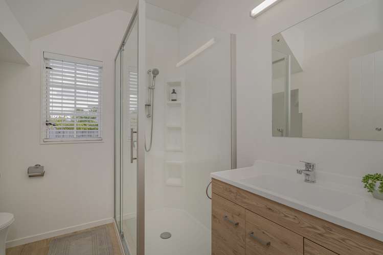 15 Ajax Head Pauanui_14