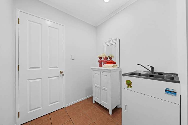 36 Lothian Brae Wattle Downs_24