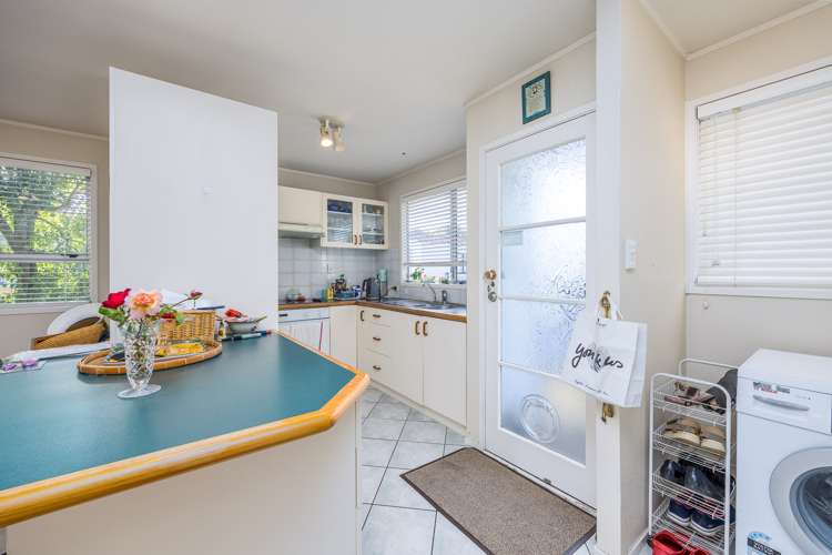 30 Matapouri Road Mangere Bridge_11