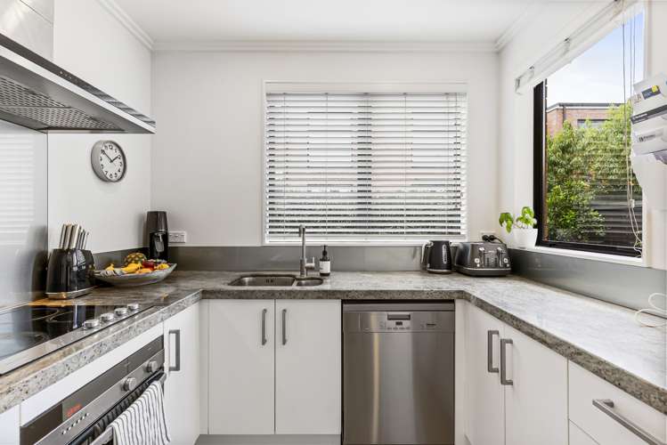 53 Scoria Crescent Stonefields_5