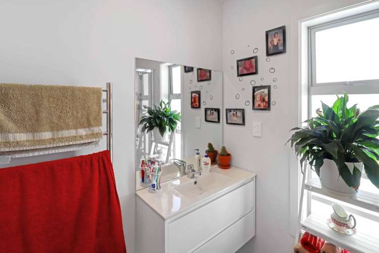 15 McGrath Way 1353_12