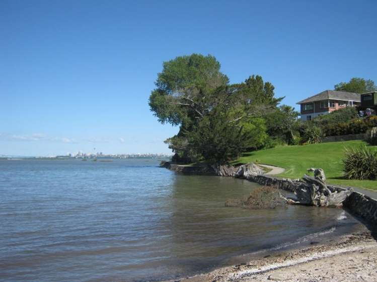 2/46 Gill Avenue Te Atatu Peninsula_11
