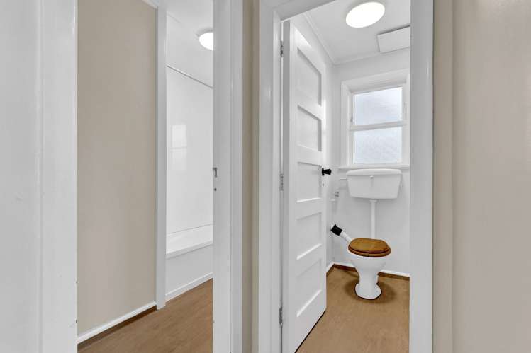 42 Pitcairn Crescent Bryndwr_17