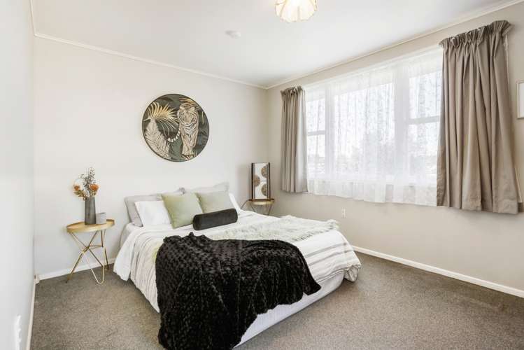 10 Ogle Crescent Kamo_12