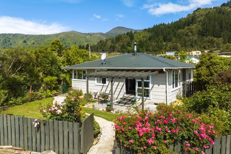 169 Waikawa Road Picton_1