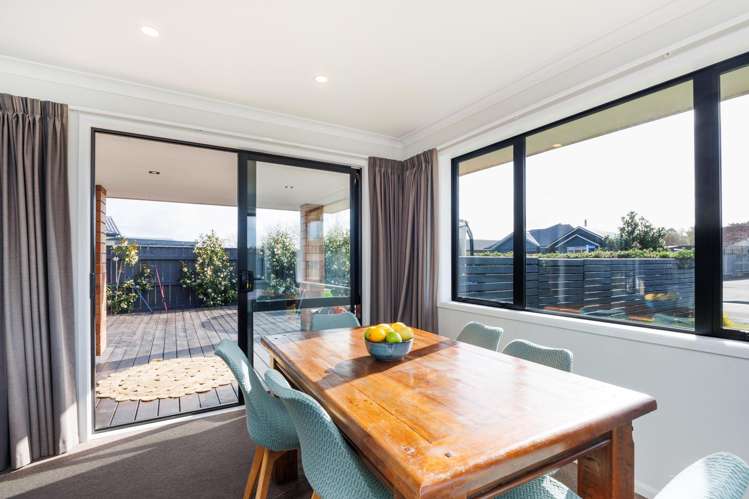 35 Chestnut Close Kelvin Grove_12