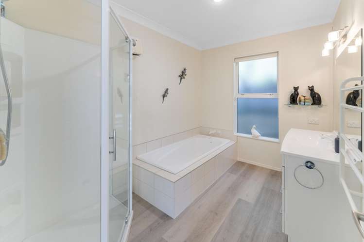 12 Wiltshire Place Stoke_23