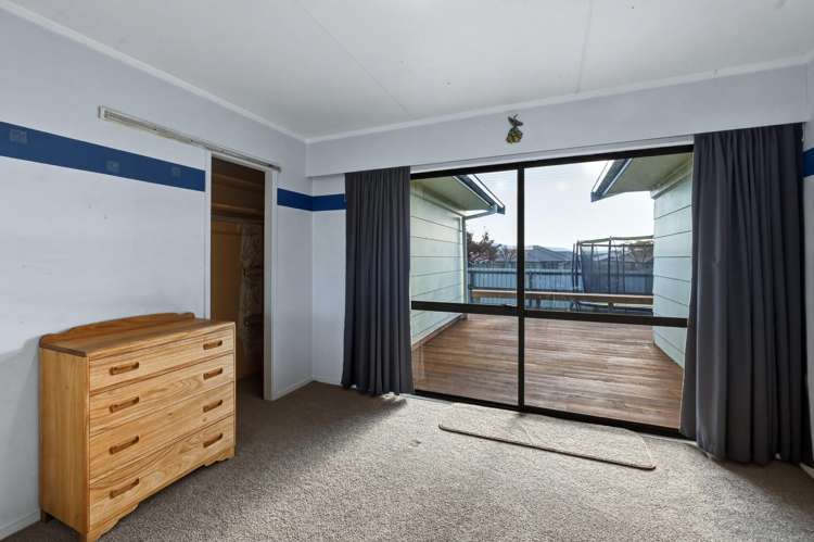17 Byron Grove Owhata_12