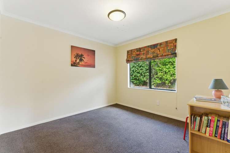 34 Strachan Way Highbury_13