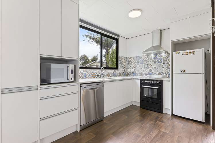 2/88b Kelvin Road Papakura_7