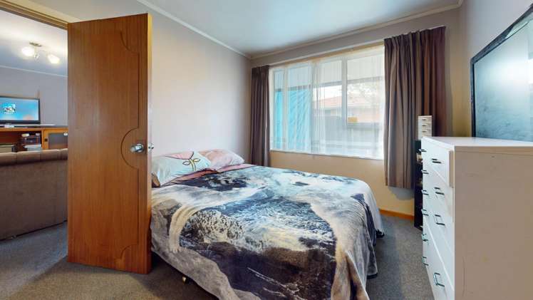 42 and 44 Chalmers Avenue Hampstead_15