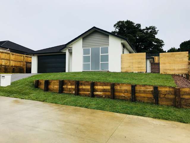 Modern Home In Quiet Cull-de-Sac
