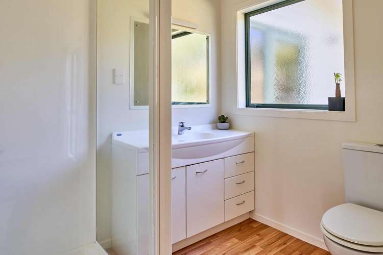 42f James Cook Drive Whitby_25