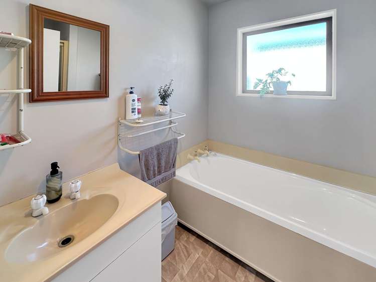 2/10 Neill Street Hornby_7