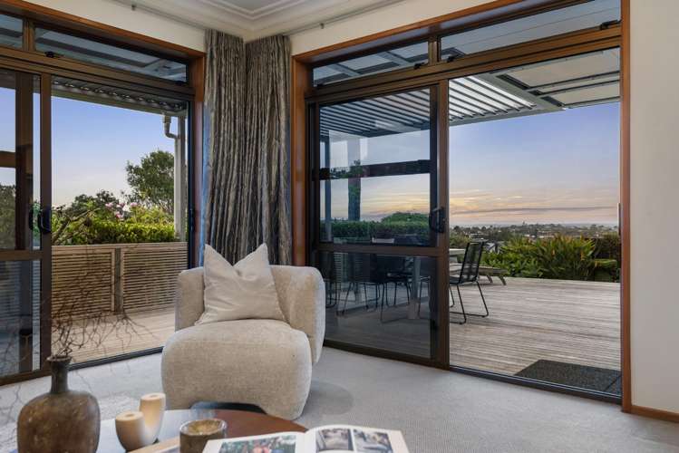 22 John Dee Crescent Red Beach_15