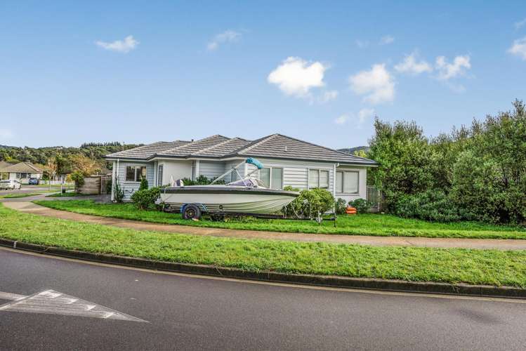 3 Henrietta Maxwell Grove Wainuiomata_15