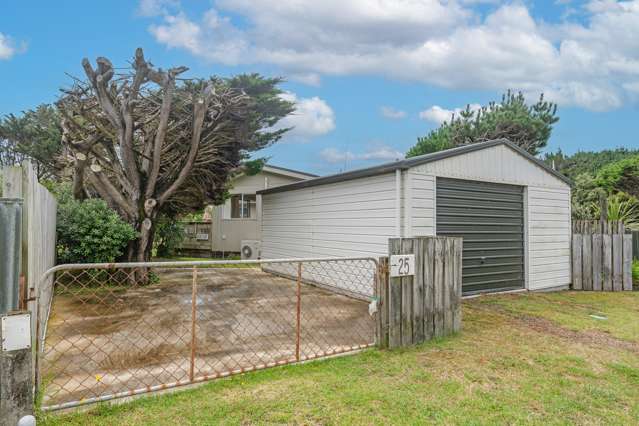 25 Te Kiri Street Himatangi Beach_1