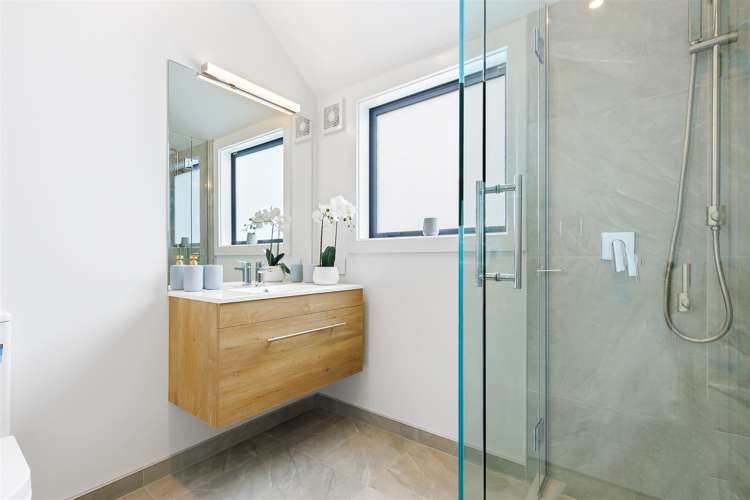 2/51 Watford Street Strowan_9