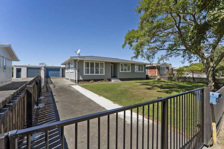 42 Robinson Crescent Westbrook_1