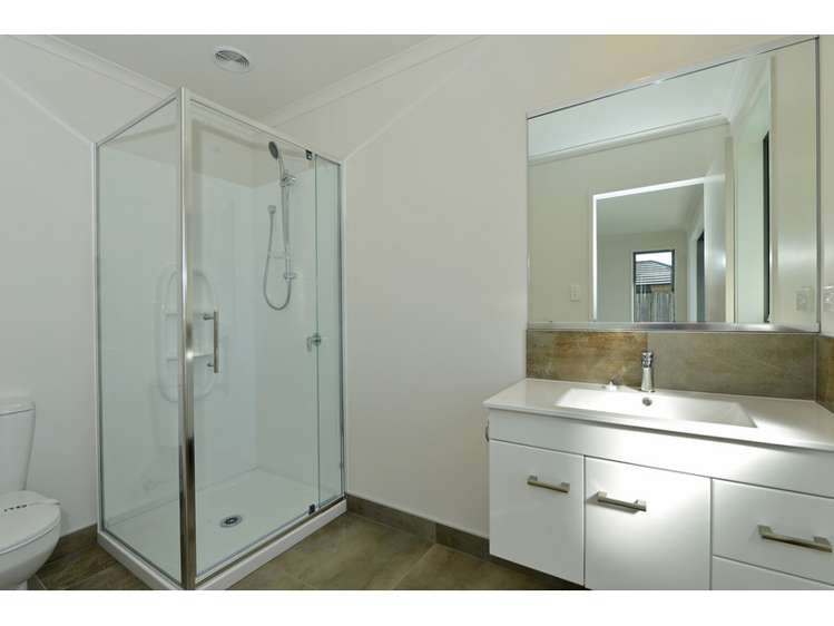 7 Pyle Road East One Tree Point_14