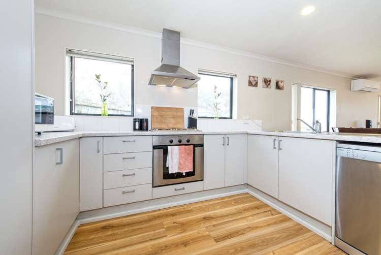 7 Vanhest Way Ranui_15