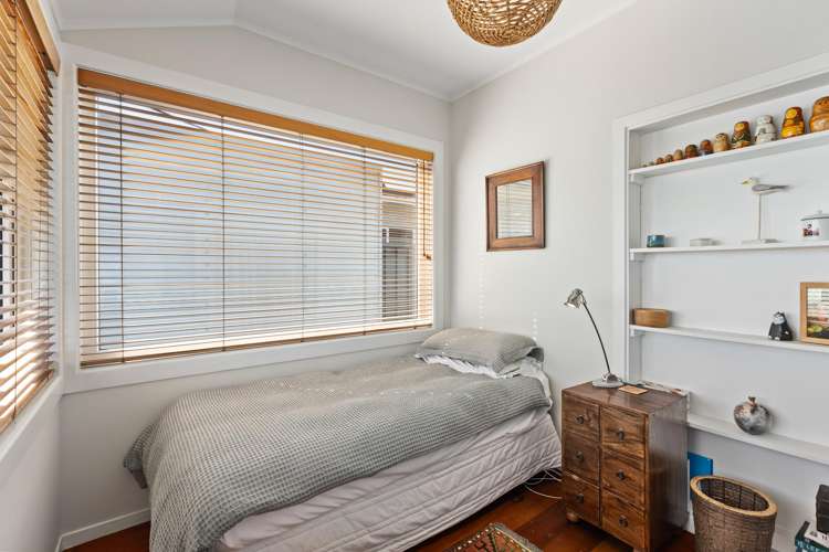 39 Marine Parade Seatoun_13