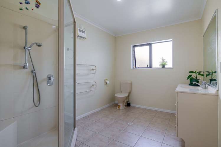 120 Pacific Drive Fitzherbert_15