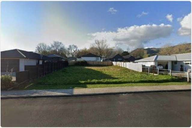 Your Blank Canvas in a Charming Location