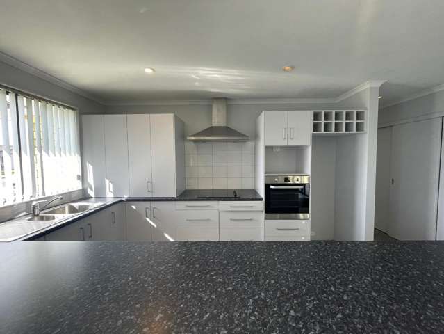 28 Kowi Lakes Drive One Tree Point_1