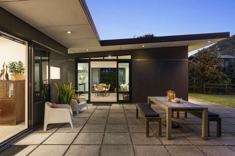 8 Erangi Place Bethells Beach_37