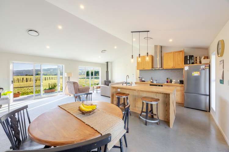 742b River Road Otane_12