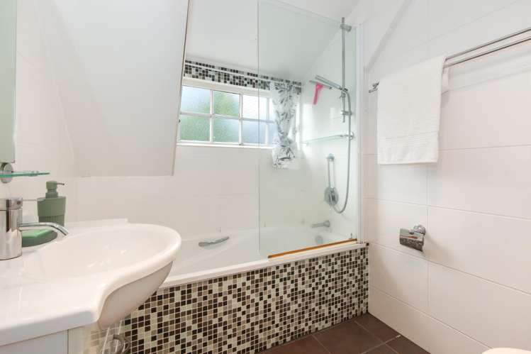 66 Seddon Street Waikanae_14