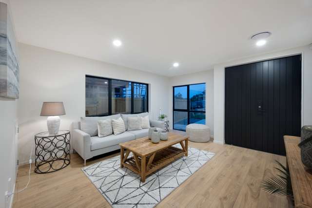 18 Tannaghmore Drive Flat Bush_1