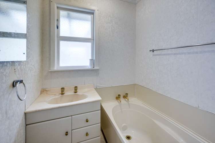 14 Dolbel Street Taradale_14