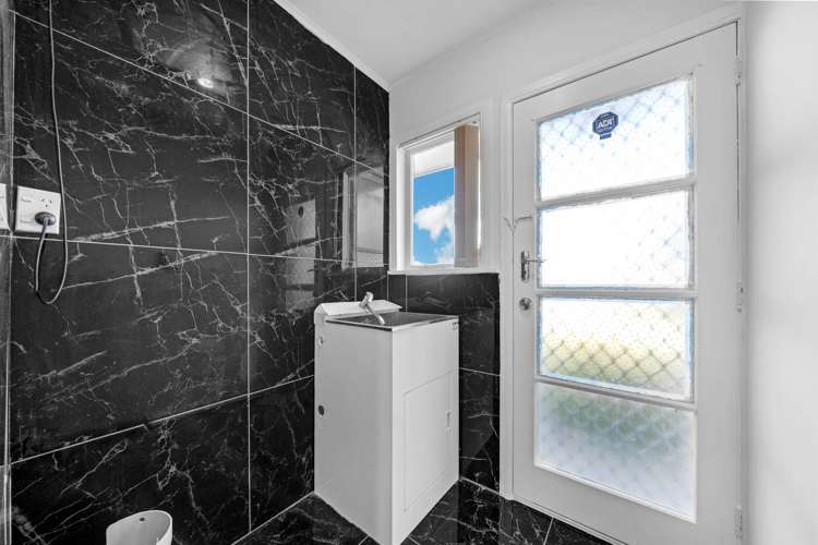 2/8 Winspear Place Papatoetoe_13
