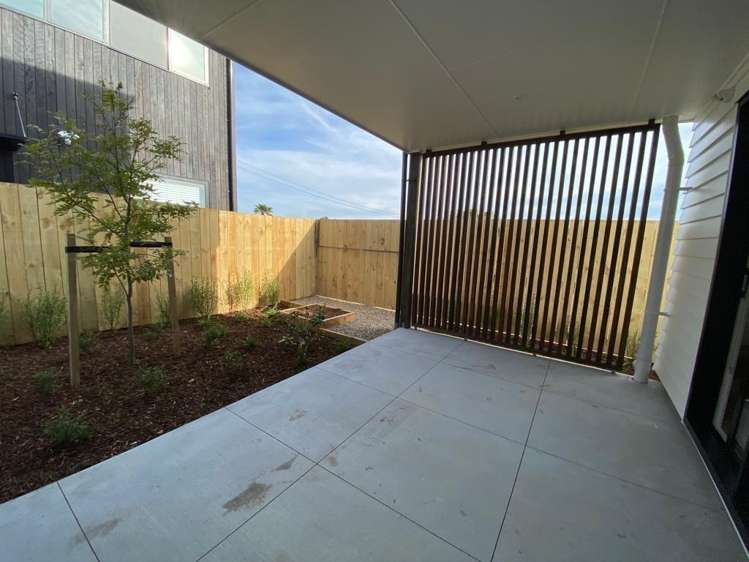 2/5 Brandon Road Glen Eden_2