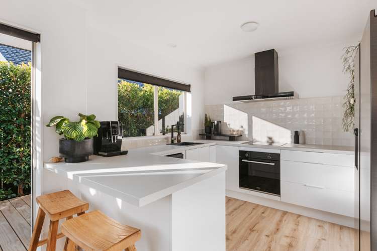 46 Ocean Crest Papamoa_17