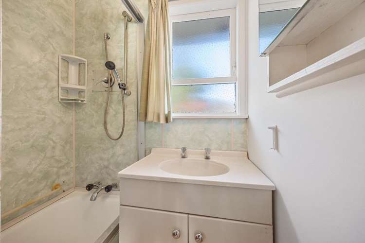 84 Barrys Road Glendene_8