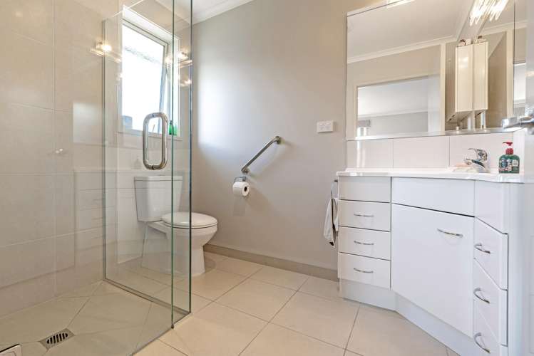 27 Margaret Place Lytton West_11