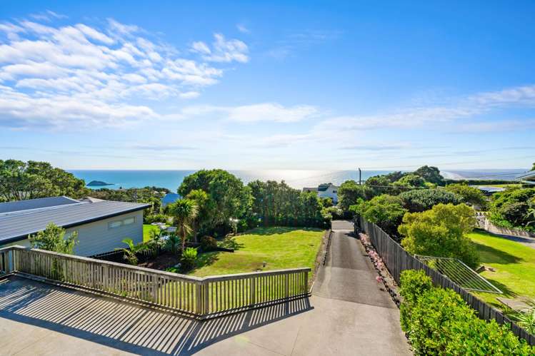 3 Edwin Mitchelson Road Muriwai Beach_36