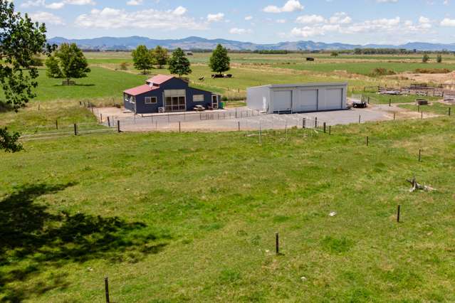 BIG SHED & PRIVATELY POSITIONED