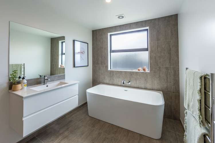 96 Oaks Drive Lincoln_24