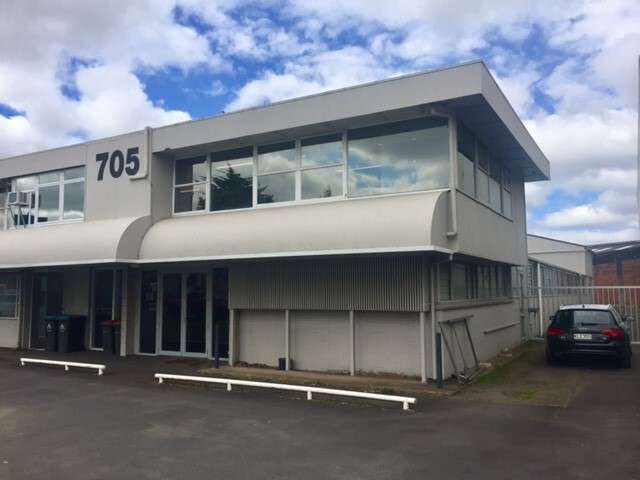 Affordable warehouse and office 486sqm