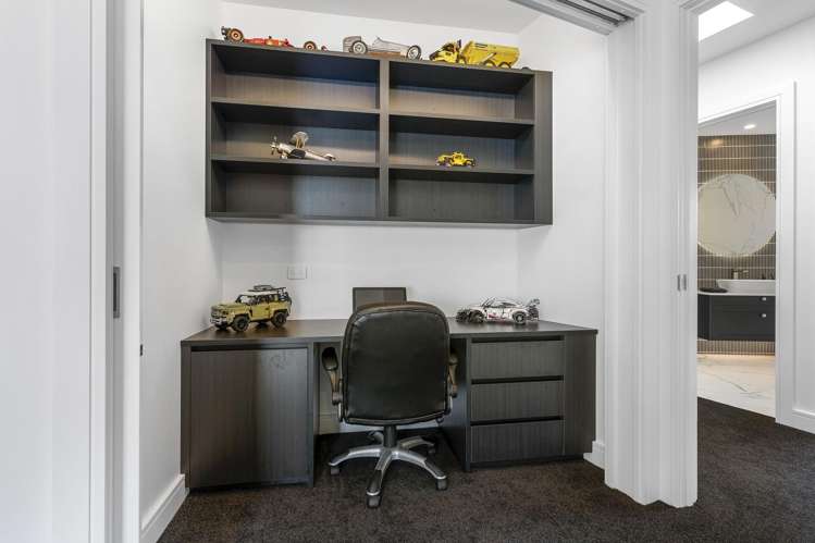 76 Bramley Drive Farm Cove_43